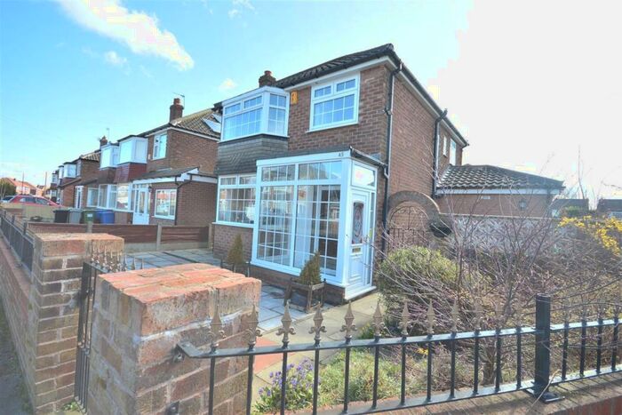 3 Bedroom Semi-Detached House To Rent In Braemar Drive, Sale, M33