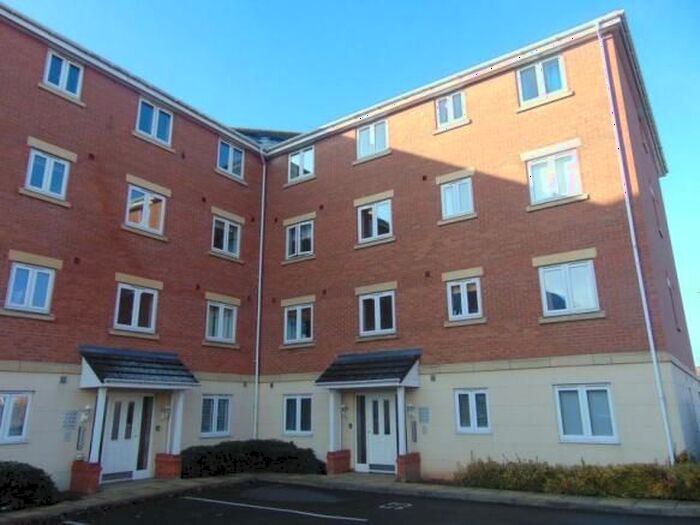 2 Bedroom Flat To Rent In Meeting Street, Wednesbury, West Midlands, WS10
