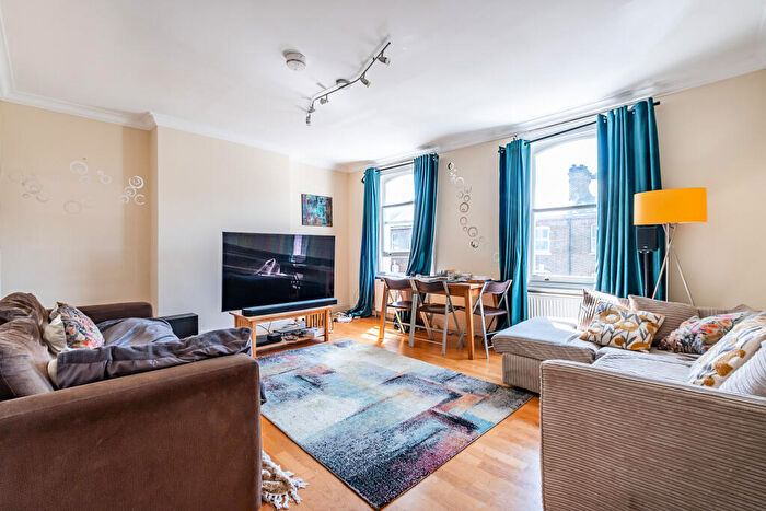 1 Bedroom Flat For Sale In Loveridge Road, London, NW6