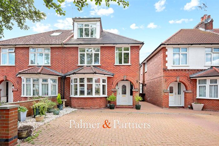 4 Bedroom Semi-Detached House For Sale In Rosebery Avenue, Colchester, Essex, CO1