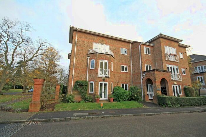 1 Bedroom Flat To Rent In Trematon Place, Teddington, TW11