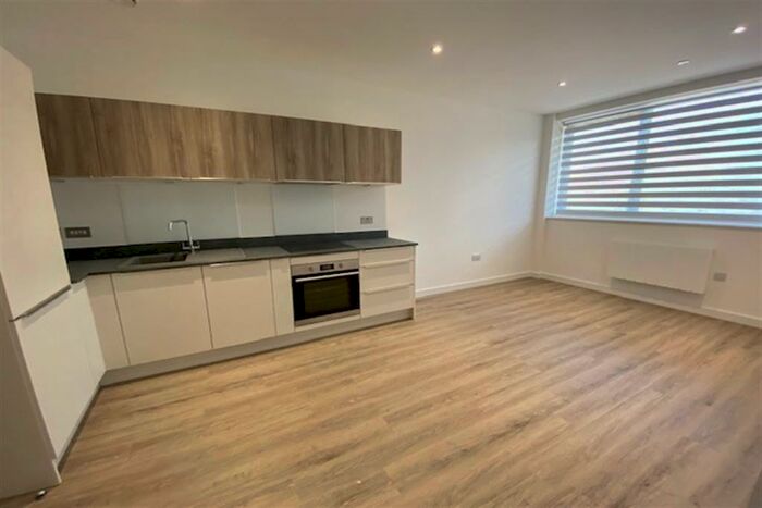 1 Bedroom Apartment To Rent In Meadow House, Ashwood Park, RG23