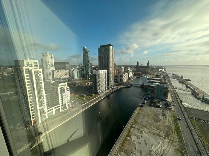 2 Bedroom Flat To Rent In Alexandra Tower, Princes Dock, L3