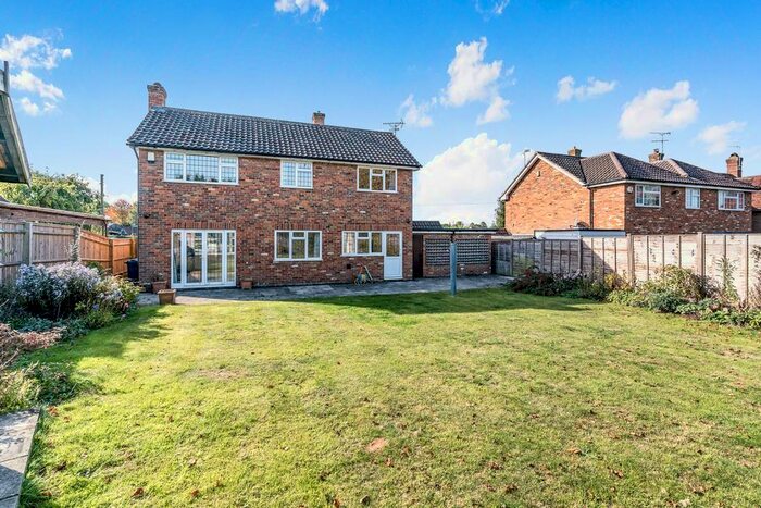 4 Bedroom Semi-Detached House To Rent In Copes Road, Great Kingshill, High Wycombe, HP15