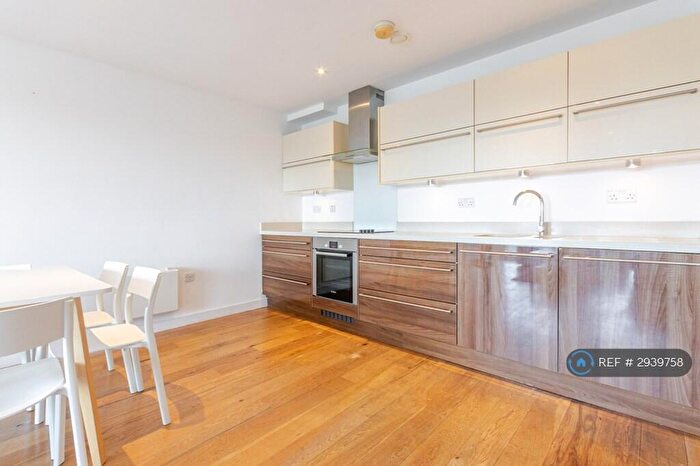 2 Bedroom Flat To Rent In Westholme Gardens, Ruislip, HA4
