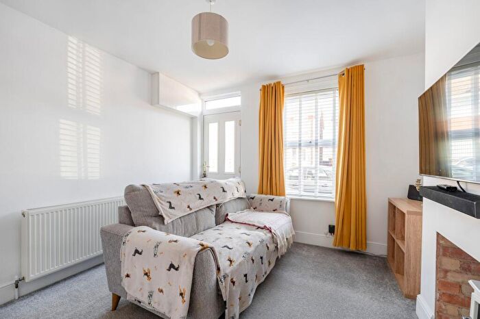 3 Bedroom Terraced House For Sale In Avondale Road, Lowestoft, NR32