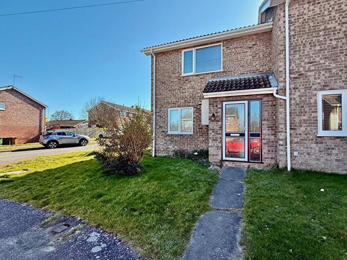 2 Bedroom End Of Terrace House To Rent In Manorfield Close, Ormesby, NR29