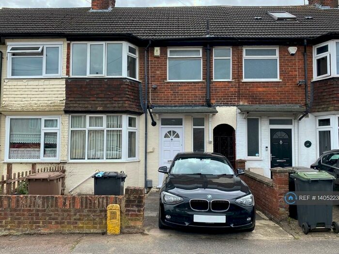 3 Bedroom Terraced House To Rent In Gardenia Avenue, Luton, LU3