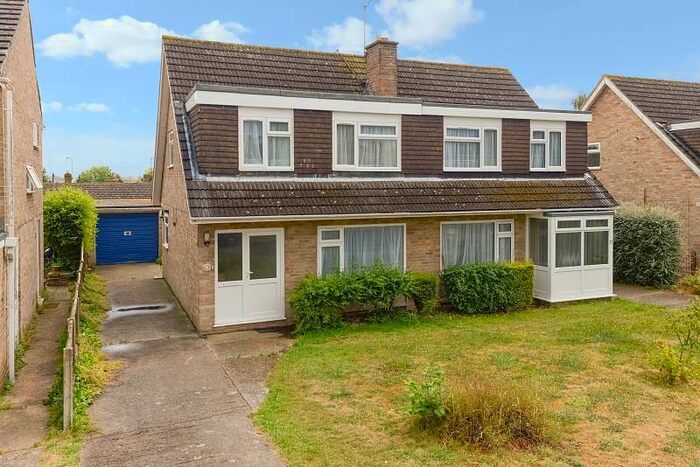 4 Bedroom Semi-Detached House To Rent In Brockenhurst Close, Canterbury CT2