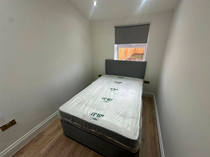 Studio To Rent In Sandhurst Road, London, SE6