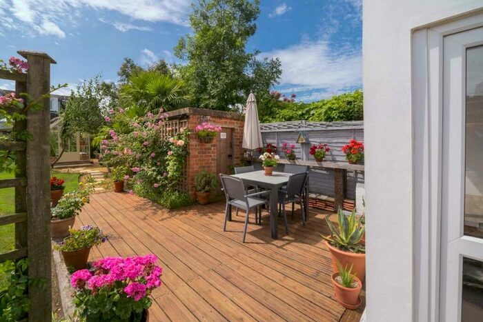 2 Bedroom Cottage For Sale In Charming Cottage - Albert Road, Gurnard, PO31