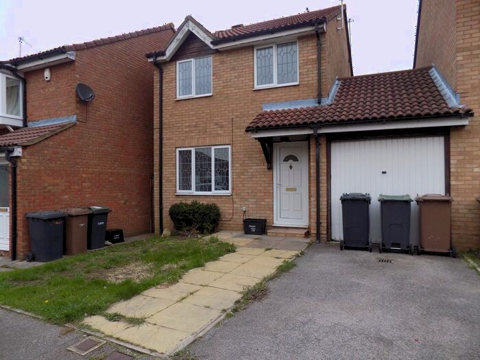 3 Bedroom Link Detached House To Rent In Coltsfoot Green, Luton, LU4