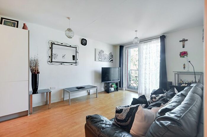 4 Bedroom Flat For Sale In Bishops Way, London, E2
