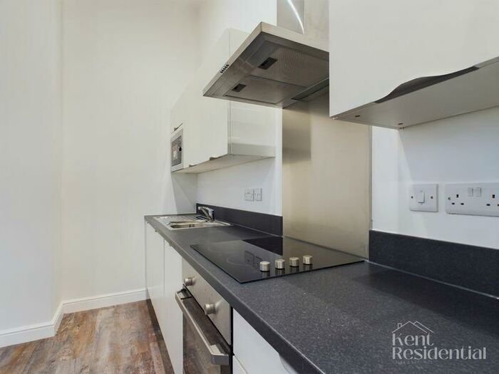 2 Bedroom Apartment To Rent In Bishops Court, Rochester, ME1