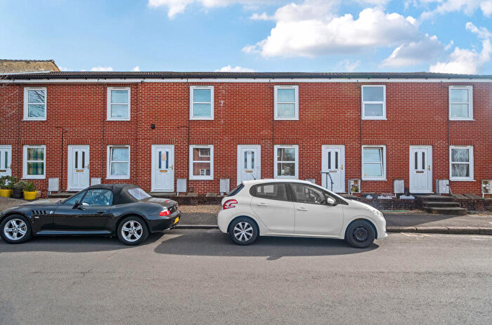 1 Bedroom Maisonette For Sale In Dean Road, Southampton, Hampshire, SO18