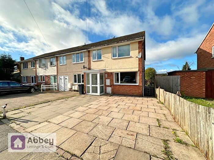 3 Bedroom Semi-Detached House To Rent In Pen Close, Leicester, LE2