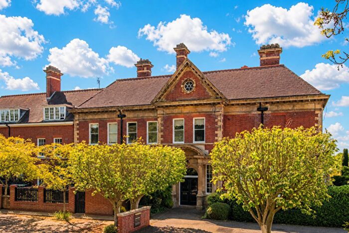 3 Bedroom Apartment For Sale In Park Drive, Market Harborough, LE16