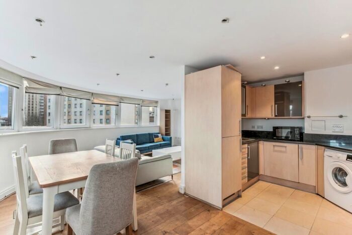 3 Bedroom Flat To Rent In Smugglers Way, London, SW18