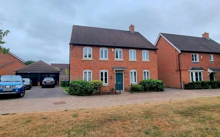 4 Bedroom Detached House To Rent In Pelling Way, Broadbridge Heath, Horsham, West Sussex., RH12