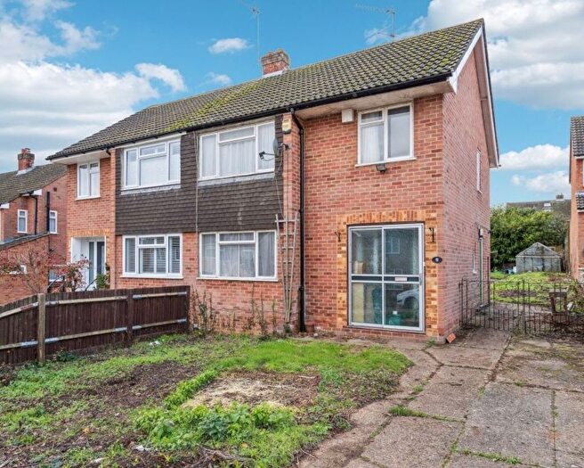 3 Bedroom Semi-Detached House For Sale In The Ridgeway, Marlow, SL7