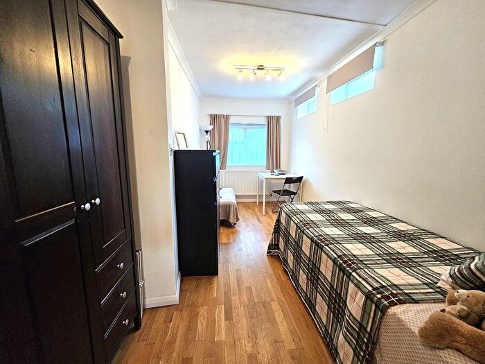 1 Bedroom Studio To Rent In Sunley Gardens, Perivale, Greenford, UB6