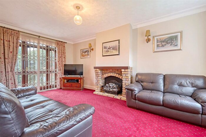 3 Bedroom Semi-Detached House For Sale In Wood View, Grays, RM17
