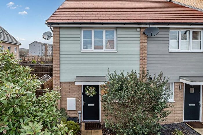 2 Bedroom End Terrace House For Sale In Medland Mews, Chertsey, KT16