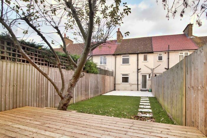 3 Bedroom House To Rent In Bordergate, Mitcham, Surrey, CR4