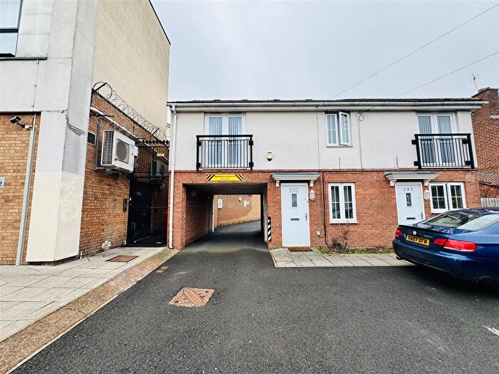 2 Bedroom Flat For Sale In Shard End Crescent, Birmingham, B34