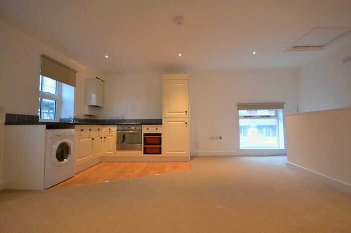1 Bedroom Flat To Rent In Storrington, West Sussex, RH20