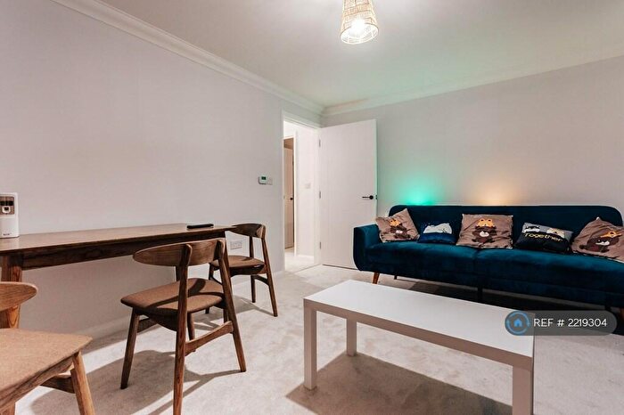 2 Bedroom Flat To Rent In Cambridge Road, Bournemouth, BH2