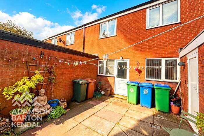 2 Bedroom Mews To Rent In Spotland Tops, Rochdale, OL12