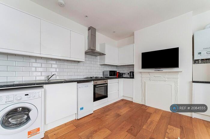 3 Bedroom Flat To Rent In Ivy Road, London, NW2
