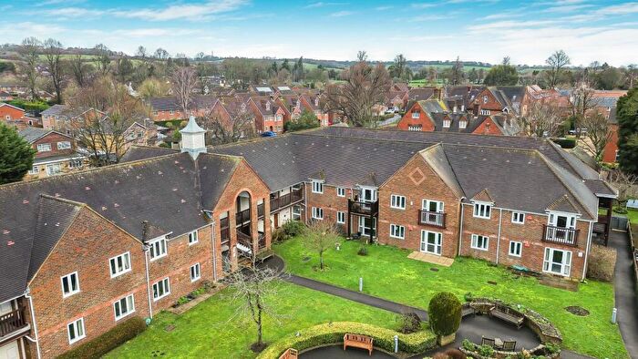 2 Bedroom Apartment For Sale In Adams Way, Alton, Hampshire, GU34