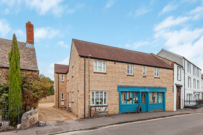 2 Bedroom Apartment For Sale In Thames Street, Eynsham, Oxfordshire, OX29