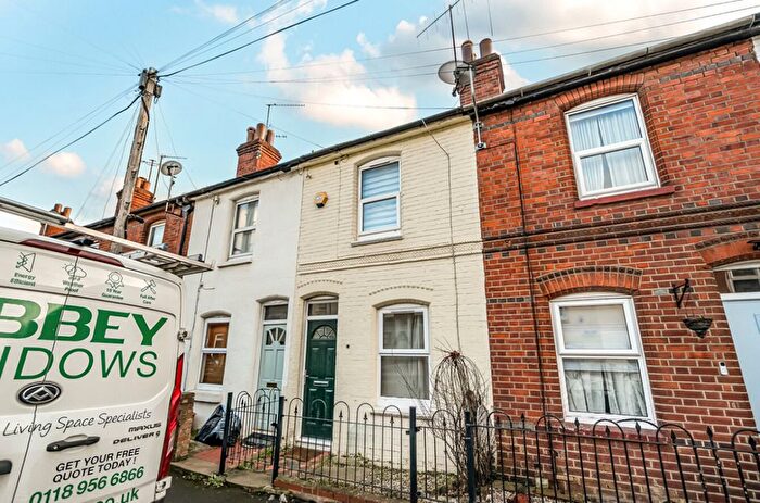 2 Bedroom Terraced House For Sale In Waldeck Street, Reading, Berkshire, RG1