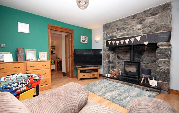 3 Bedroom End Of Terrace House For Sale In Station Road, Llanrug, Caernarfon, Gwynedd, LL55