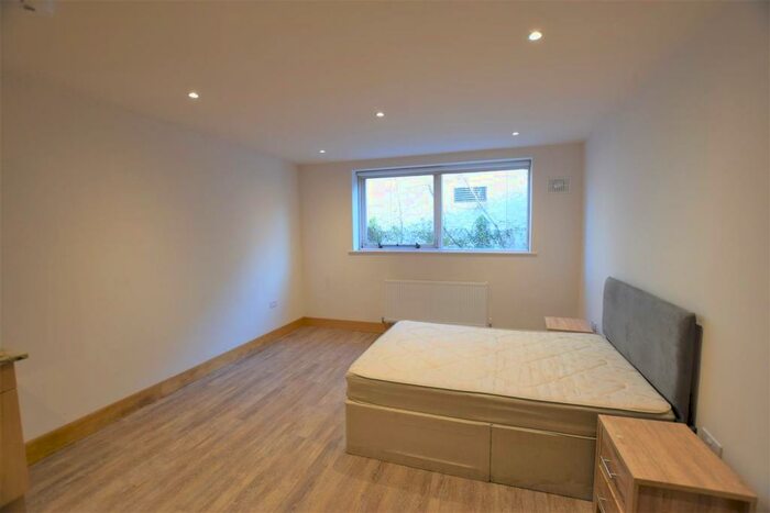 Flat To Rent In Colindale Avenue, Colindale, NW9