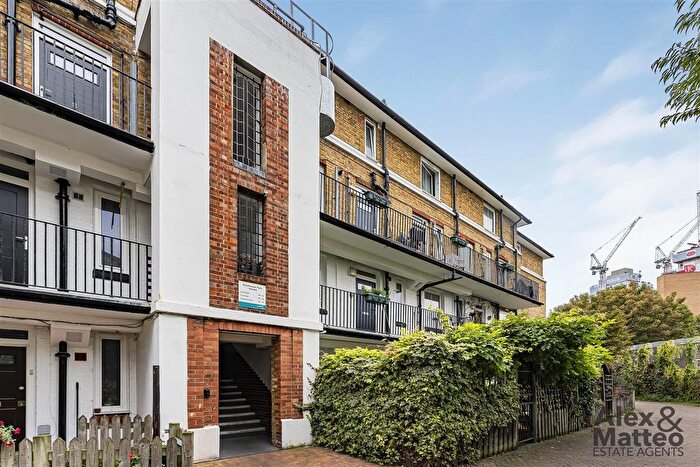 2 Bedroom Flat For Sale In Southwark Park Road, Bermondsey, SE16
