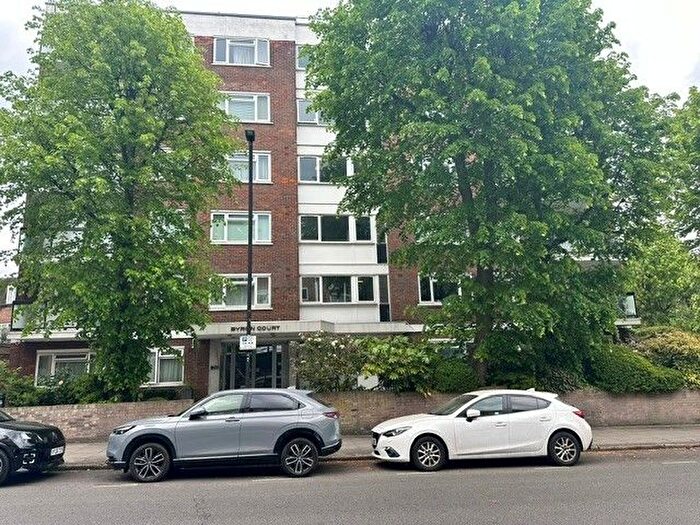 2 Bedroom Flat For Sale In Fairfax Road, South Hampstead, NW6