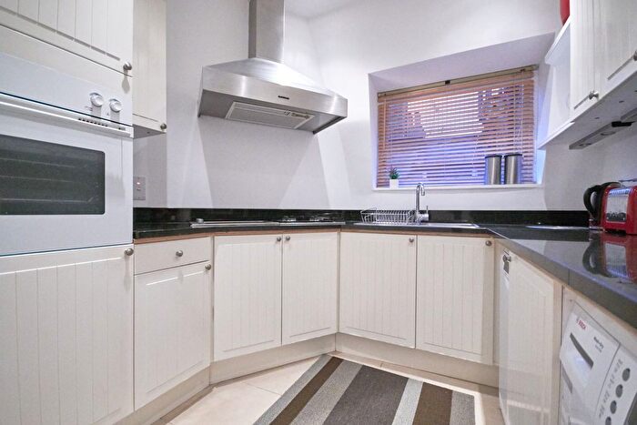 2 Bedroom Flat To Rent In Beaufort Street, London, SW3