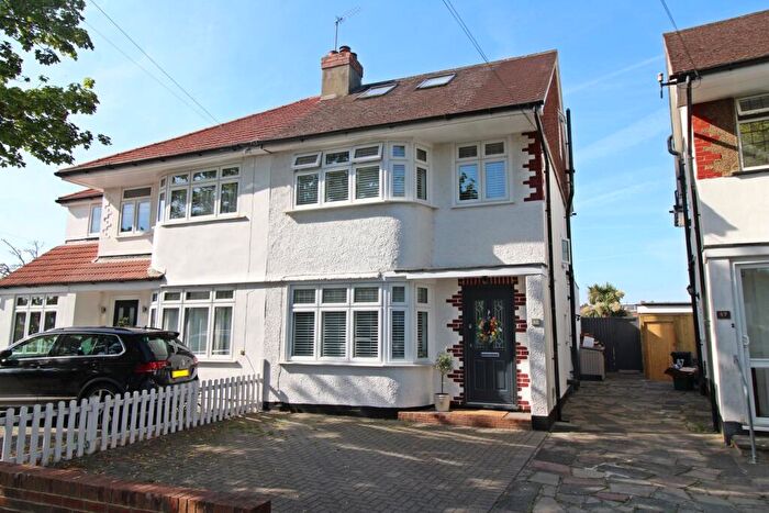4 Bedroom Semi Detached House For Sale In Chatham Avenue, Hayes, Bromley, BR2