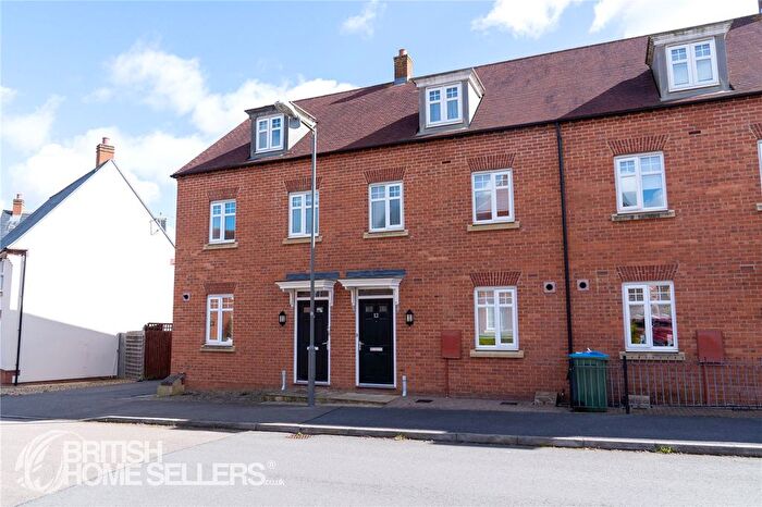 3 Bedroom Terraced House For Sale In Mayflower Street, Buckingham, Buckinghamshire, MK18