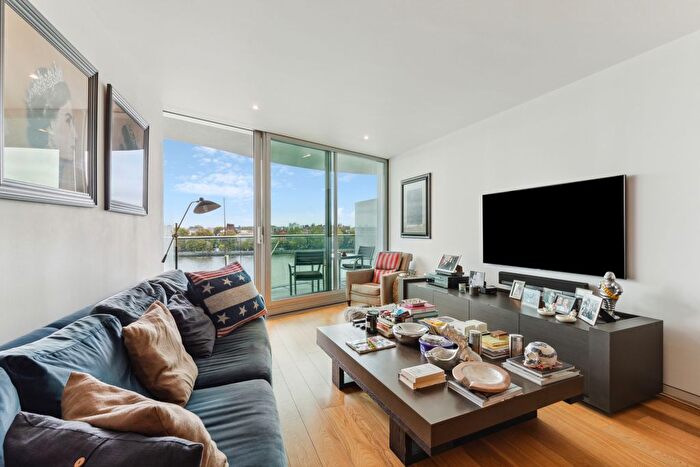 3 Bedroom Flat To Rent In Albion Riverside Building, Hester Road, SW11