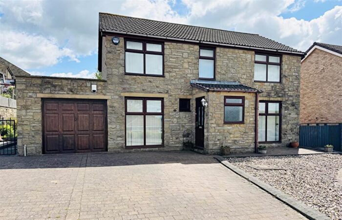4 Bedroom Detached House For Sale In Park Avenue, Huddersfield, HD8