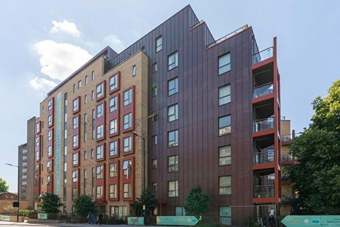 3 Bedroom Flat To Rent In Tollgate Gardens, London, NW6