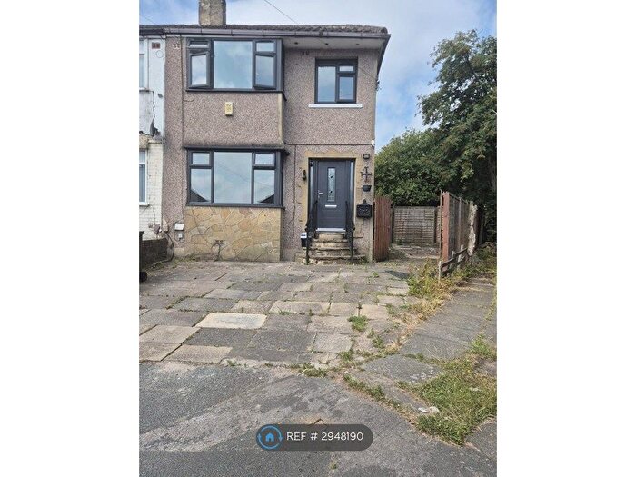 3 Bedroom Semi-detached House To Rent In Bradford, Bradford, BD9