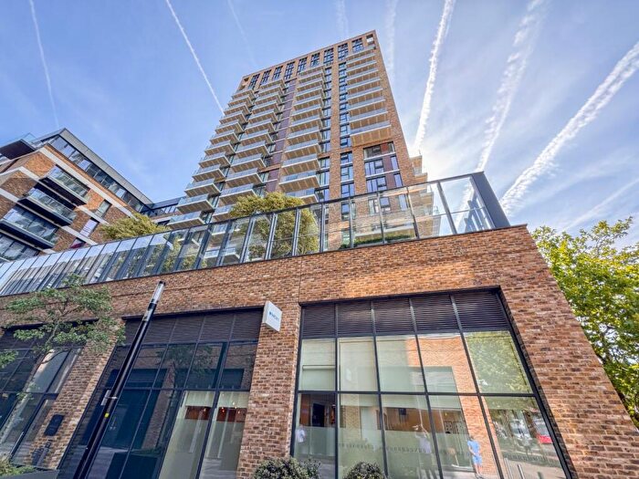 3 Bedroom Flat For Sale In Compton House, Victory Parade, Plumstead Road, Royal Arsenal, Woolwich, London, SE18