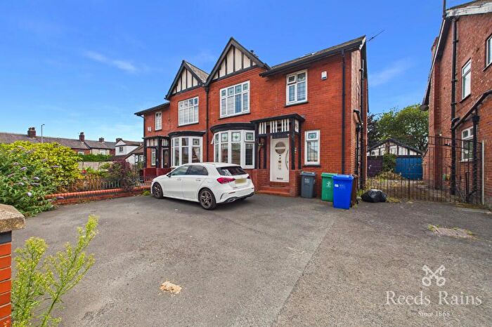 3 Bedroom Semi-Detached House For Sale In North Road, Manchester, M11