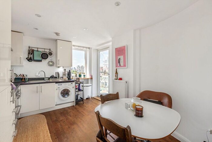 1 Bedroom Flat To Rent In Ramsgate Street, Hackney, E8